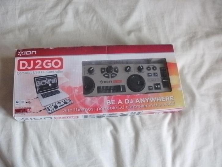 Compact USB DJ controller, Muziek en Instrumenten, Dj-sets en Draaitafels, Zo goed als nieuw, Dj-set, Overige merken, Ophalen of Verzenden