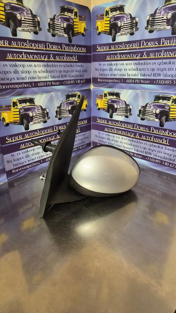 Toyota ayota. spiegel links. bj 2008. kleur code 1E7 artnr 8, Autos : Pièces & Accessoires, Rétroviseurs, Toyota, Utilisé