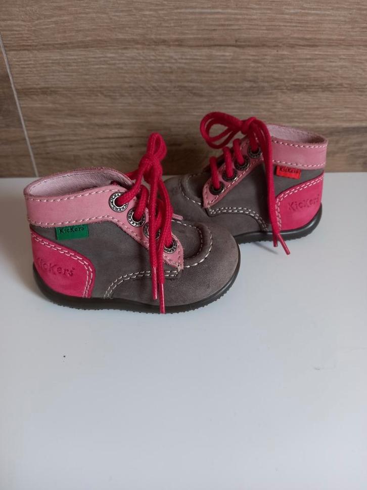New Lederen bruin roze Kickers schoentjes x hoge sneakers me, Kinderen en Baby's, Kinderkleding | Schoenen en Sokken, Nieuw, Schoenen