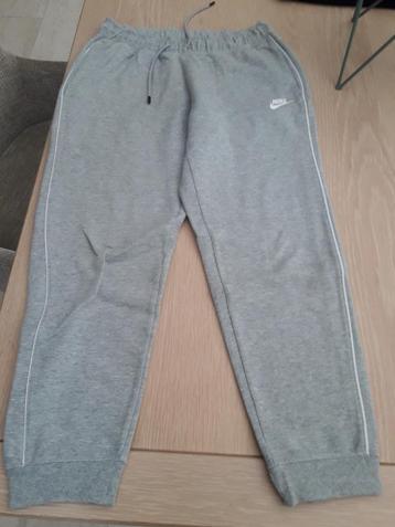 Nike training broek S beschikbaar voor biedingen