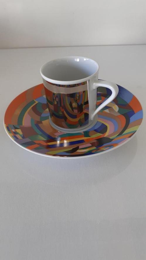 PYLONES  PORSELEIN, mokkatas met ondertas, Antiek en Kunst, Antiek | Servies los, Ophalen of Verzenden