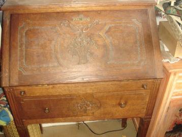  secretaire beschikbaar voor biedingen