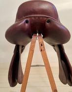 Veelzijdigheidszadel - kwaliteitsmerk LJ  - 17,5 inch, Dieren en Toebehoren, Ophalen, Zo goed als nieuw, Springen