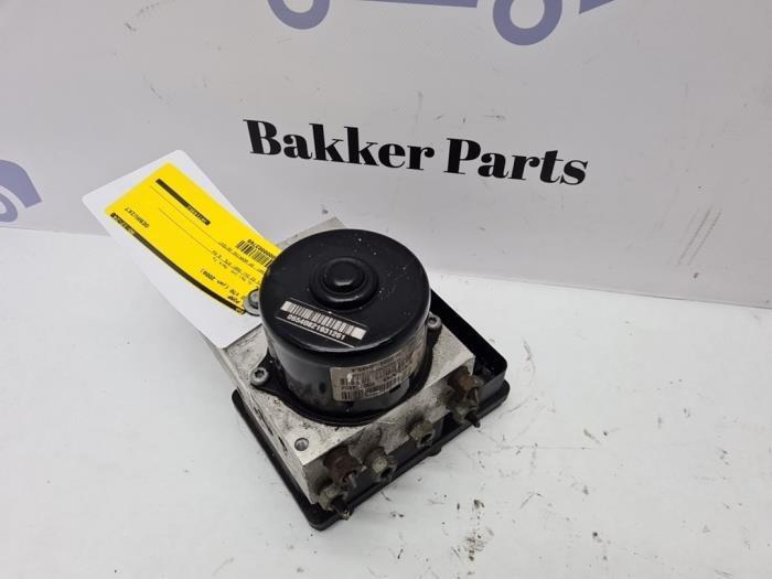 ABS Pomp van een Volvo V70, Auto-onderdelen, Elektronica en Kabels, Volvo, Gebruikt, 3 maanden garantie