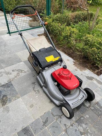 Honda met rol grasmaaier Benzine Zelftrekker beschikbaar voor biedingen