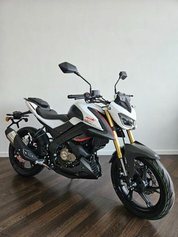 Nouveau !! QJmotor la gamme 125cc à partir de 3.199 euro disponible aux enchères