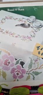 Tafelkleed  1m60 op 1m30 en benodigdheden om te maken, Hobby & Loisirs créatifs, Broderie & Machines à broder, Enlèvement, Neuf