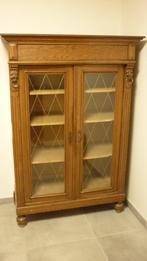 meuble ancien en chêne avec têtes de lion, Ophalen
