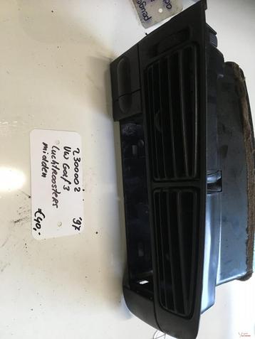 Vw Golf 3 1996 1.8 Luchtroosters midden met radioframe beschikbaar voor biedingen