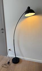 Zwarte booglamp, Huis en Inrichting, Lampen | Vloerlampen, Ophalen, Zo goed als nieuw