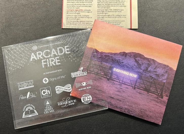 ARCADE FIRE - Tout maintenant (CD), CD & DVD, CD | Reggae & Ska, Comme neuf, Envoi