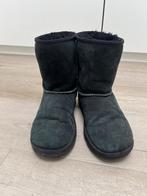 Uggs short classic Zwart, Kleding | Dames, Ophalen, Zwart, Snowboots, Zo goed als nieuw