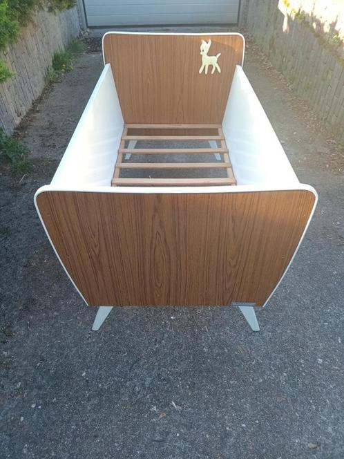 Bambily vintage kinderbed, Kinderen en Baby's, Kinderkamer | Bedden, Zo goed als nieuw, Minder dan 140 cm, 70 tot 85 cm, Lattenbodem