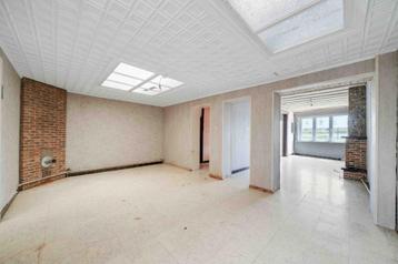Large maison de ville à rénover située à proximité du centre beschikbaar voor biedingen