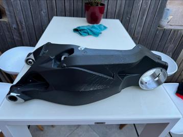 Achterbrug panigale/streetfighter v2  beschikbaar voor biedingen