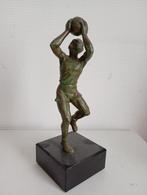 art deco beeld basket of korfbalspeler anno 1930, Antiek en Kunst, Ophalen of Verzenden