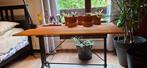 Houten en smeedijzeren tafel of bureau, Huis en Inrichting, Tafels | Sidetables, Ophalen, Zo goed als nieuw