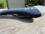 Fizik tundra Carbon, Vélos & Vélomoteurs, Accessoires vélo | Autres Accessoires de vélo, Enlèvement ou Envoi, Neuf