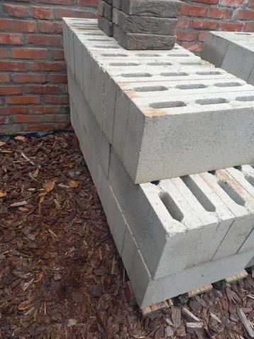 Betonblok CL, hol, 39x9x19 beschikbaar voor biedingen