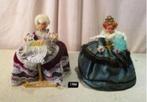 2 belles poupées en costumes traditionnels - 20x20x22, Collections, Poupées, Comme neuf, Enlèvement ou Envoi, Poupée