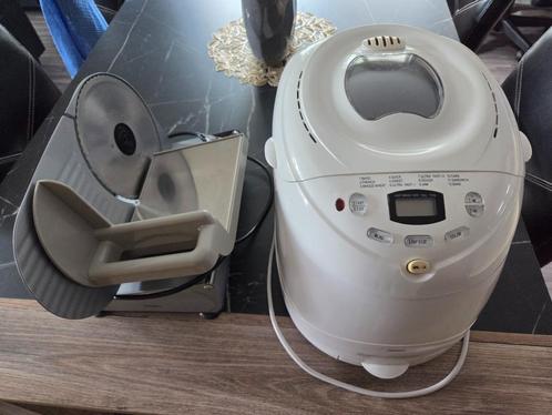 Broodmachine en broodsnijmachine, Elektronische apparatuur, Broodbakmachines, Zo goed als nieuw, Met timer, 400 tot 800 gram deeg