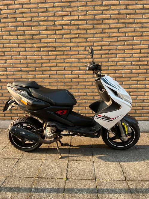 Yamaha Aerox 2014 2takt B KLASSE nieuw model, Fietsen en Brommers, Scooters | Yamaha, Gebruikt, Aerox, Klasse B (45 km/u), Benzine