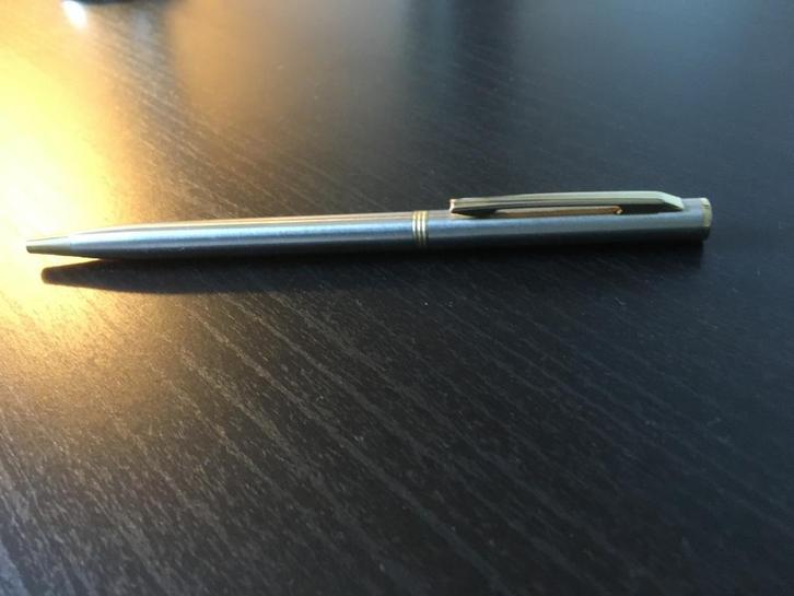 PARKER stylo + goud- en zilverkleurige stylo (prijs voor 2), Diversen, Schrijfwaren, Ophalen