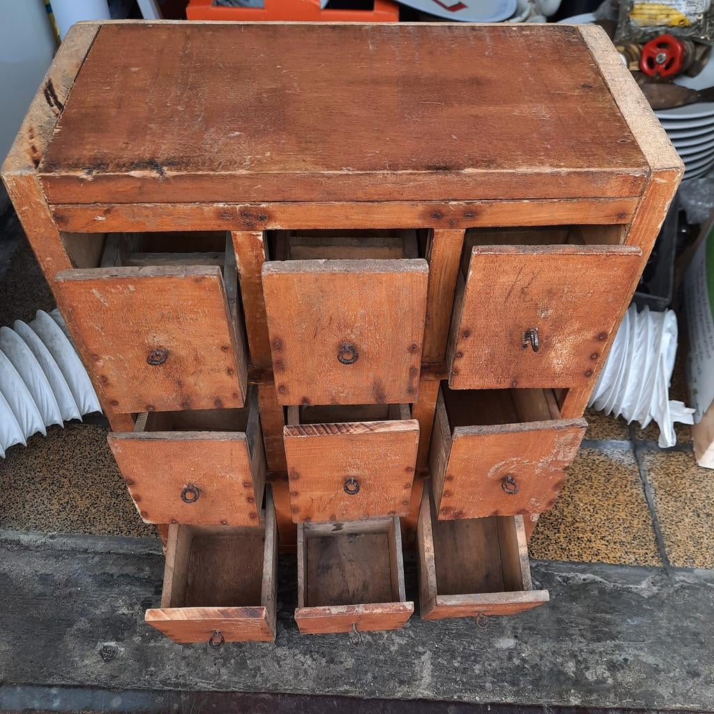 Boîte... 31 cm de large - 38 cm de haut et 15 cm de profonde, Maison & Meubles, Enlèvement ou Envoi