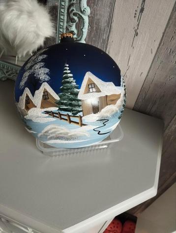 grote kerstbal met de hand beschilderd  beschikbaar voor biedingen