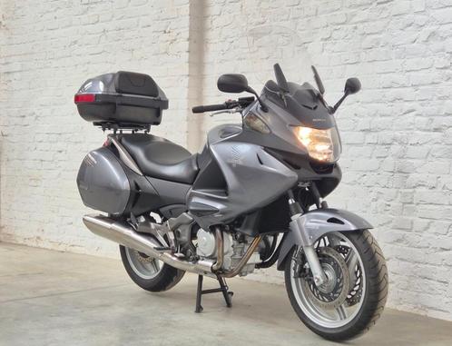 Honda Deauville NTV 700 ABS @motomobilia, Motoren, Motoren | Honda, Bedrijf, Toermotor, meer dan 35 kW, 2 cilinders, Motorrijbewijs A