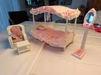 Barbiebed, zetel met salontafeltje, weegschaal, Ophalen of Verzenden, Zo goed als nieuw, Barbie