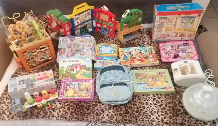 Lot d'articles pour enfants (jouets, art créatifs,..), Diversen, Rommelmarktspullen, Gebruikt, Ophalen