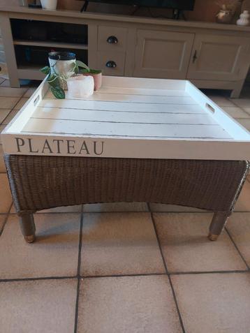 Salontafel met afneembaar blad beschikbaar voor biedingen