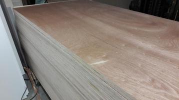 Multiplex hardhout platen beschikbaar voor biedingen