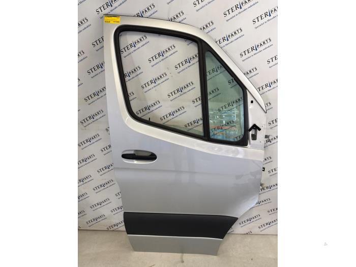 Portier 2Deurs rechts van een Mercedes Sprinter (775), Auto-onderdelen, Carrosserie, Deur, Mercedes-Benz, Gebruikt, 3 maanden garantie