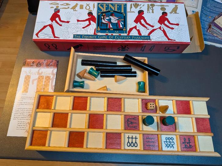 Senet (houten replica), Hobby en Vrije tijd, Gezelschapsspellen | Bordspellen, Zo goed als nieuw, Een of twee spelers, Ophalen of Verzenden