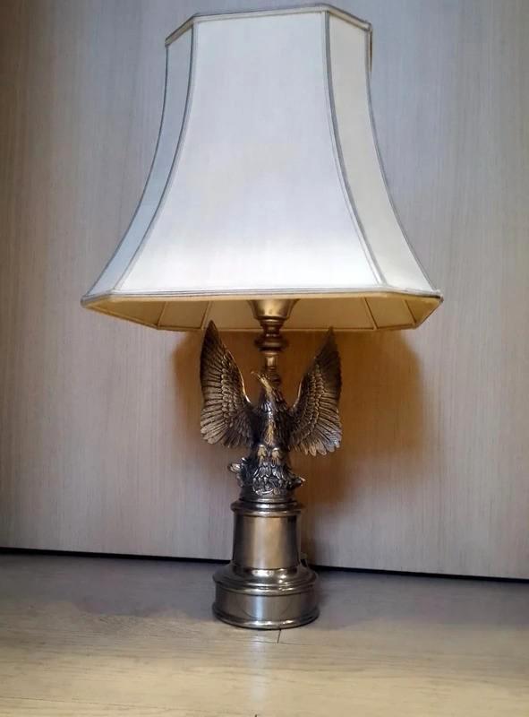 Loevsky & Loevsky - Lampe aigle royal ailes déployées, Antiquités & Art, Antiquités | Meubles | Chaises & Canapés, Enlèvement