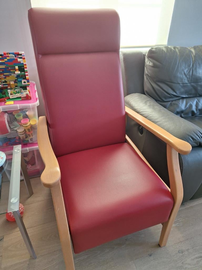 Rode lederen  fauteuil, Enlèvement