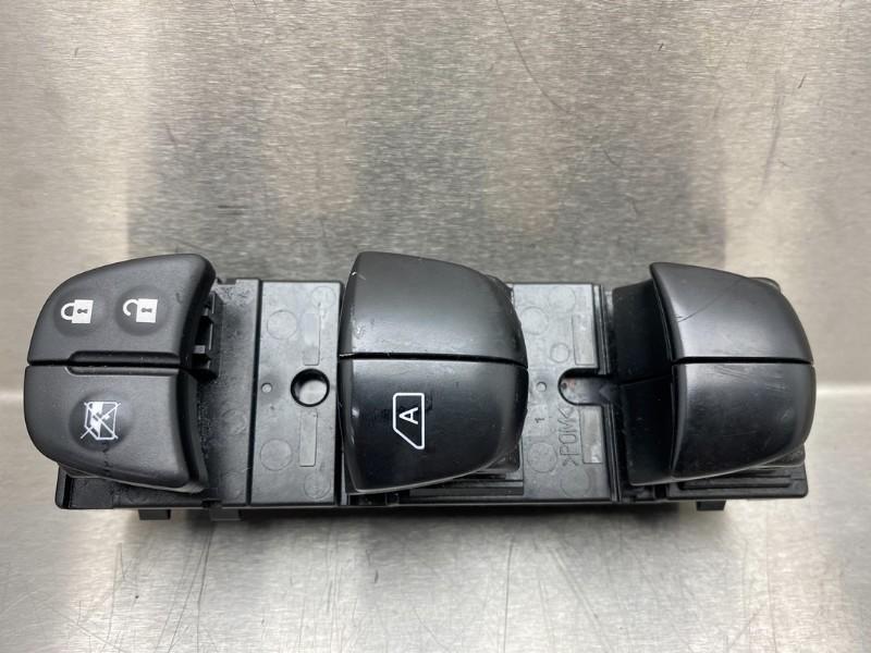 RAAMSCHAKELAAR Nissan Qashqai (J11) (01-2013/-), Gebruikt, Nissan