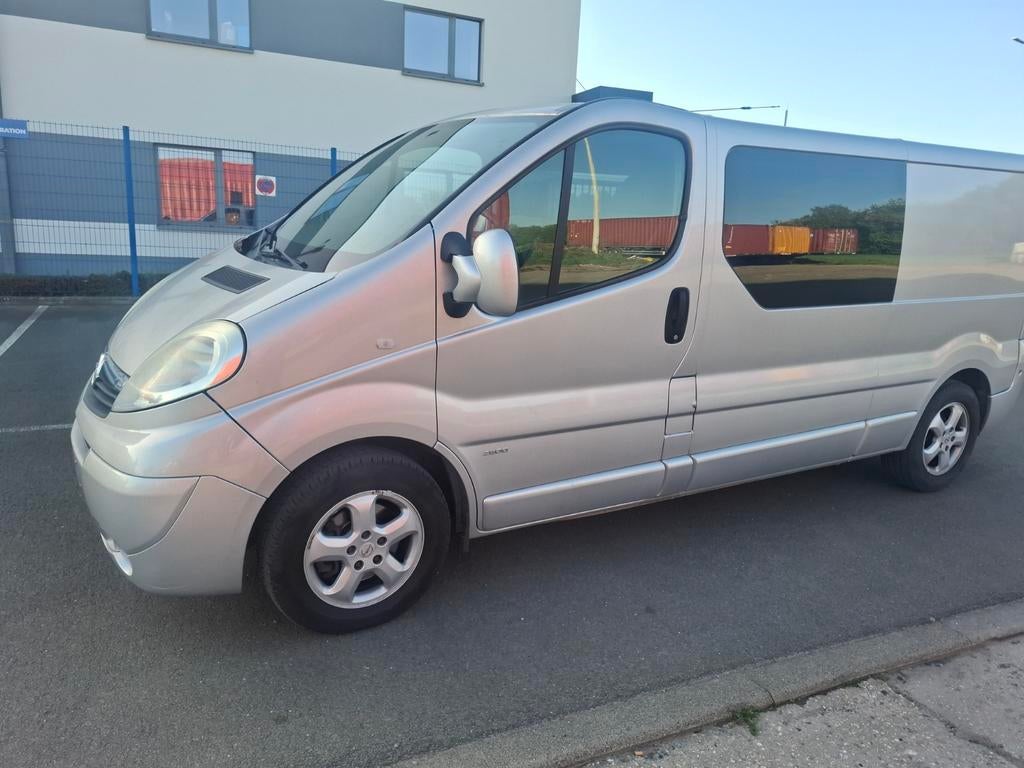OPEL VIVARO AUTOMATISCHE VERSNELLINGSBAK KLAAR VOOR REGISTRA, Auto's, Opel, 4 deurs, Stof, Vivaro, Grijs