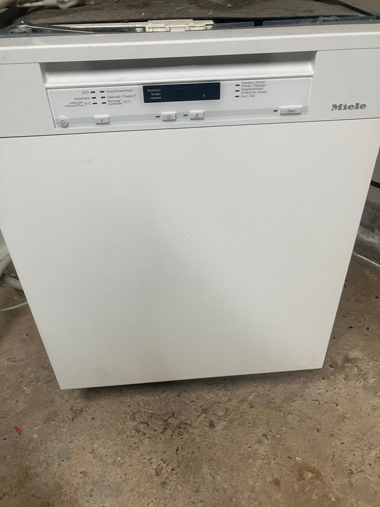 Vaatwasser van Miele, Ophalen