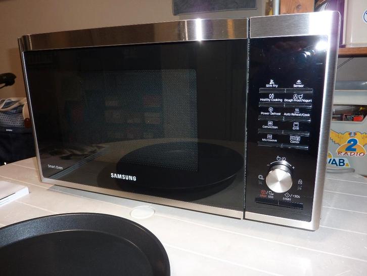 SAMSUNG Smart oven, Elektronische apparatuur, Microgolfovens, Zo goed als nieuw, Vrijstaand, Combi-microgolfoven, 45 tot 60 cm
