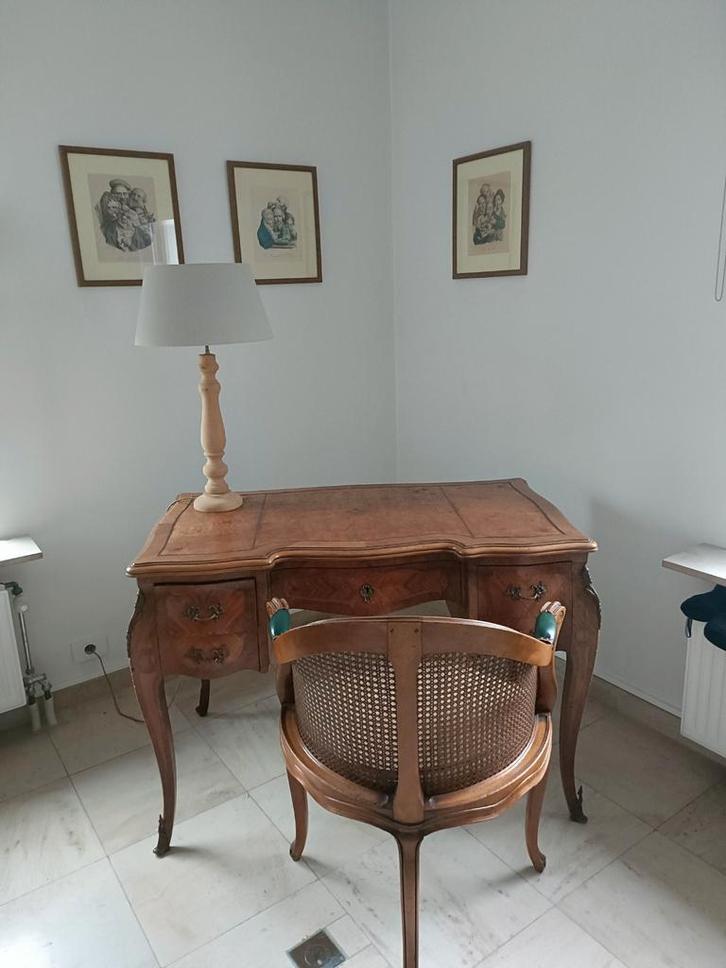 Bureau ancien avec chaise assortie, Maison & Meubles, Tables | Dessertes, Enlèvement