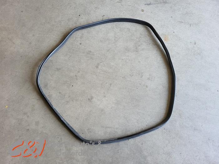 Portierrubber 4Deurs rechts-voor van een Mercedes V-Klasse, Gebruikt, -, Ophalen of Verzenden, -