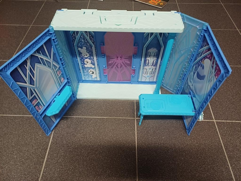 Kasteel frozen, Ophalen