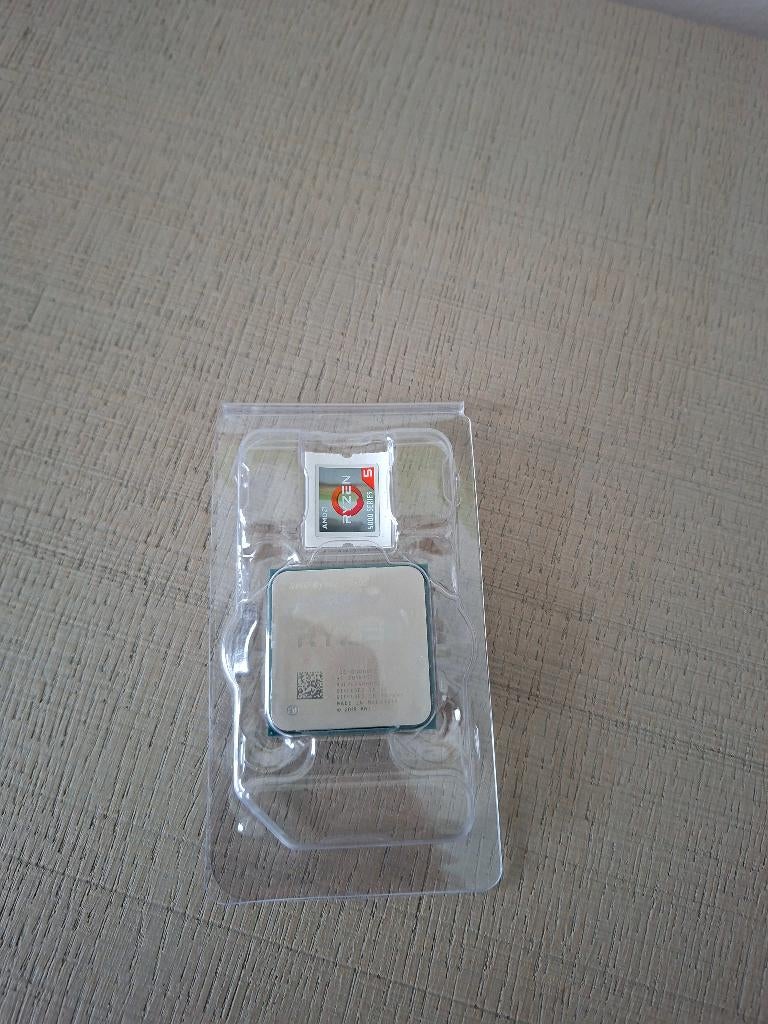 Ryzen 5 3600, 6-core, Gebruikt, Socket AM4, 3 tot 4 Ghz