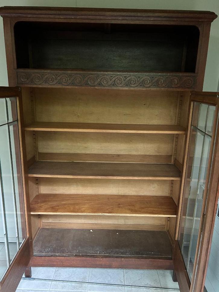 Gratis, Huis en Inrichting, Kasten | Vitrinekasten, Met deur(en), Met plank(en), Ophalen