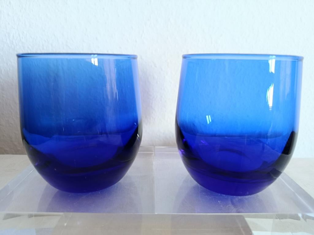 2 verres bleu, Enlèvement