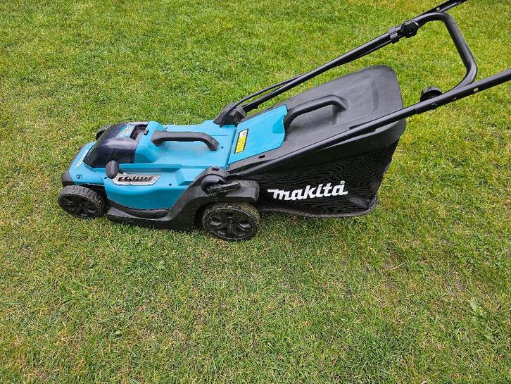 Boîtier de tondeuse à gazon Makita DLM330Z, Jardin & Terrasse, Tondeuses à gazon, Enlèvement