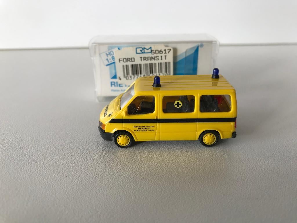 ZIEKENAUTO - HET VLAAMSE KRUIS - FORD TRANSIT - RIETZE 1:87, Hobby en Vrije tijd, Verzenden, Nieuw, Bus of Vrachtwagen, Rietze